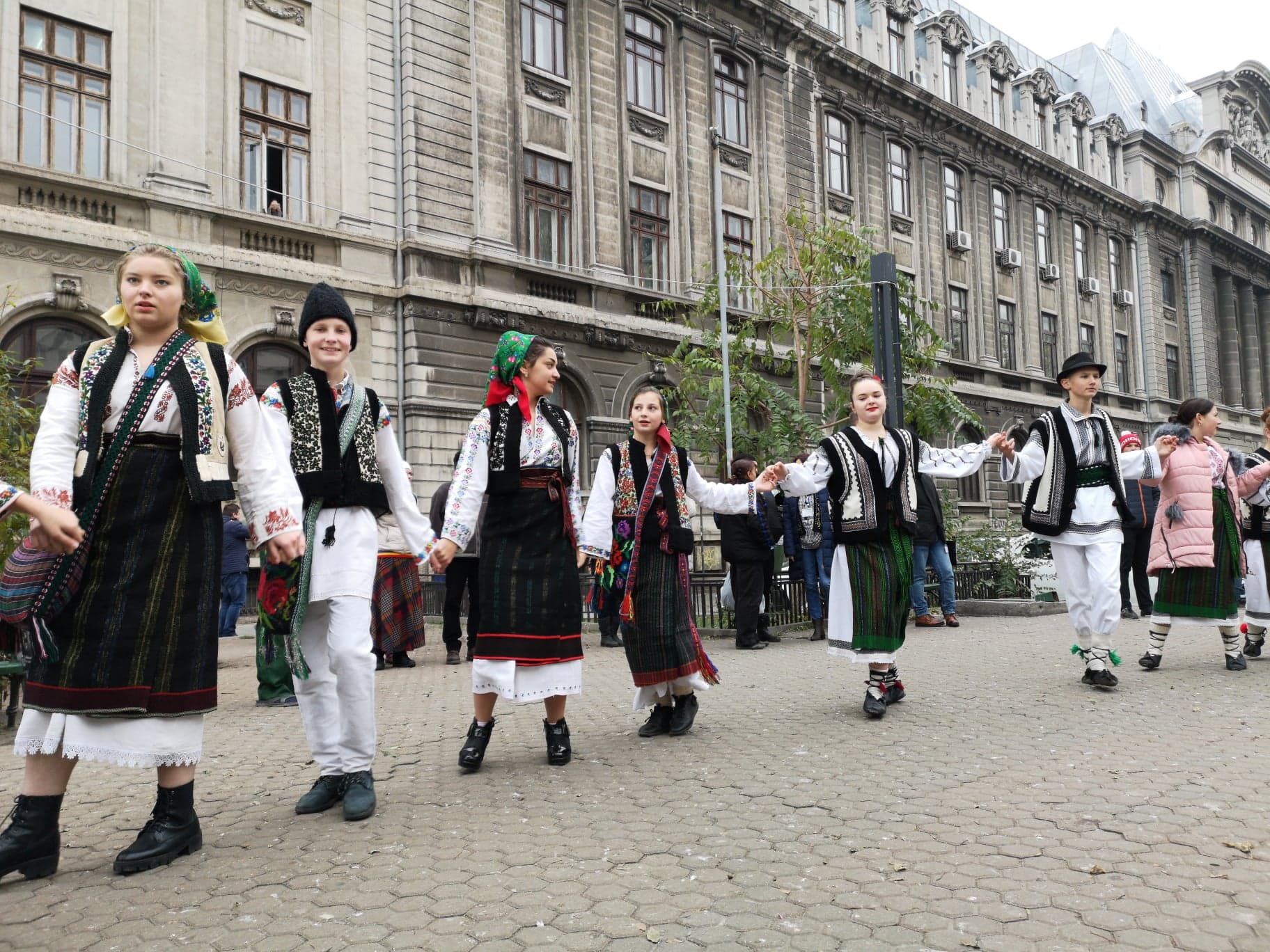 FOTO & VIDEO / Festivalul Bucovinei are loc, până duminică, în centrul Capitalei