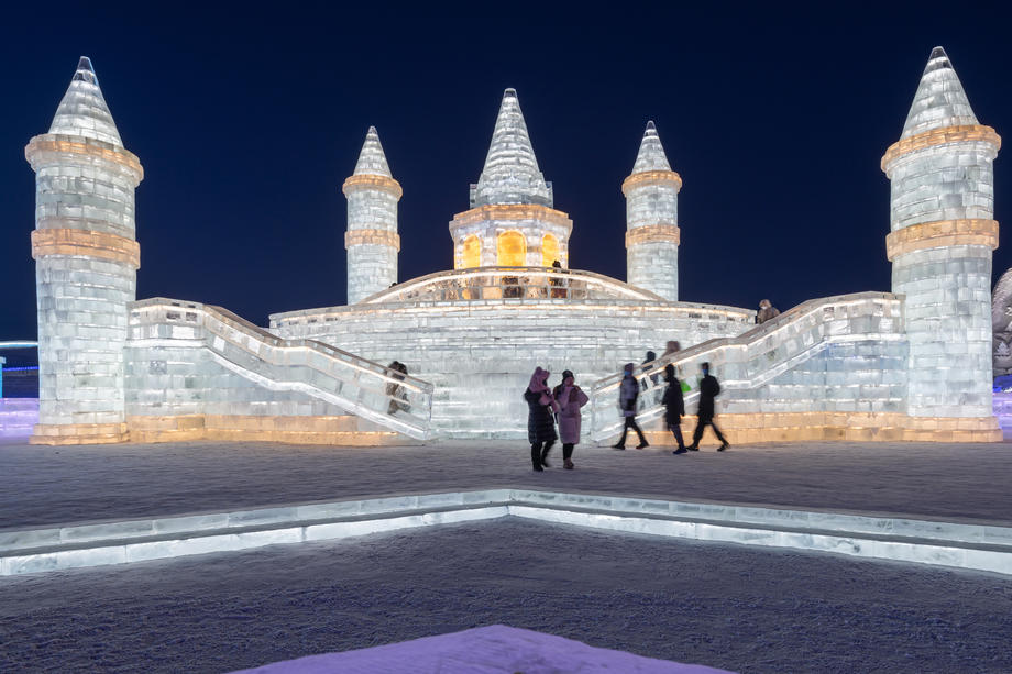 VIDEO | Sculpturi spectaculoase la Festivalul Gheții din Harbin. Ce restricții au fost impuse anul acesta la evenimentul din China