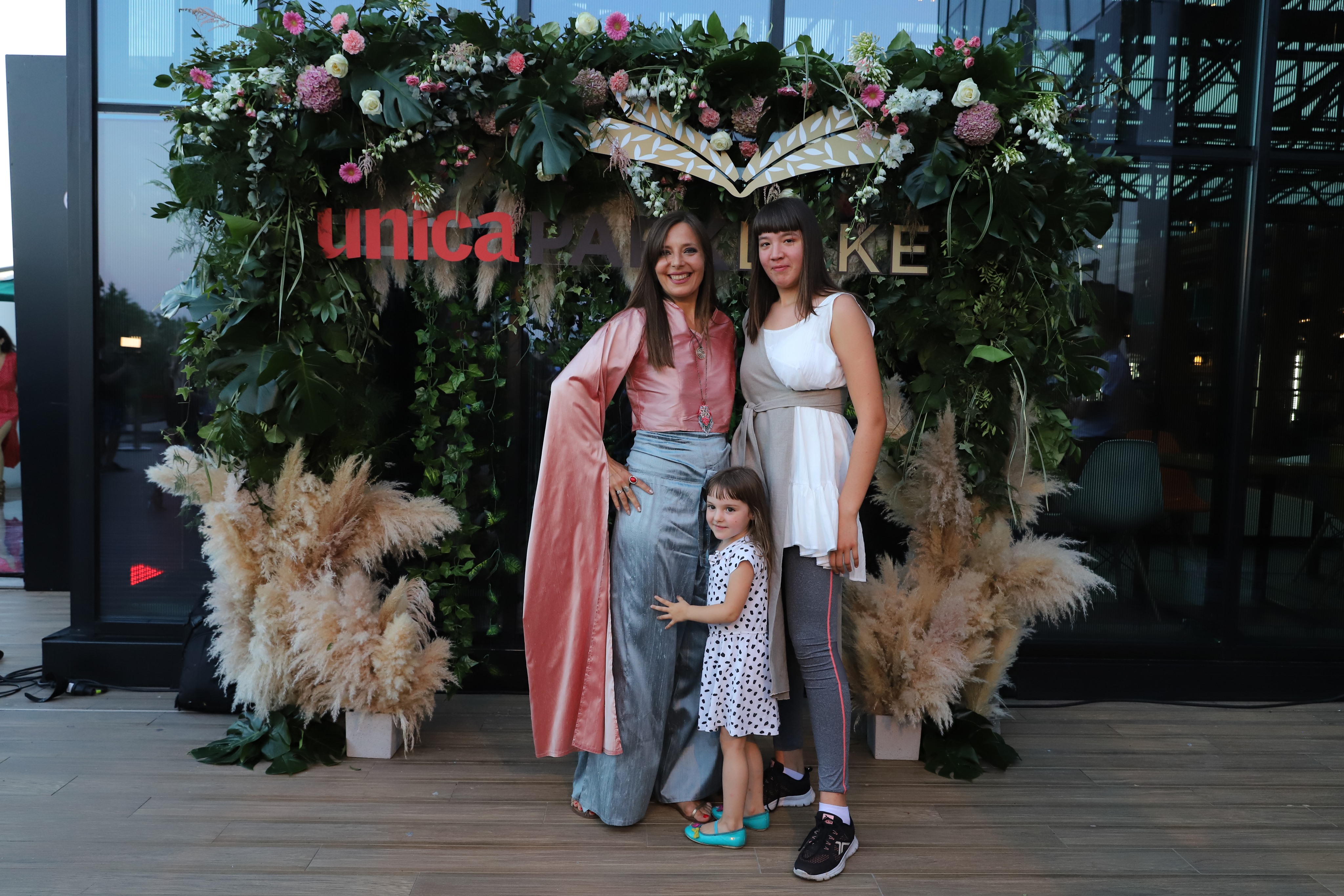 FOTO/ Unica Urban Party pe terasă. Vedete, bloggeri și  influenceri au participat la petrecere