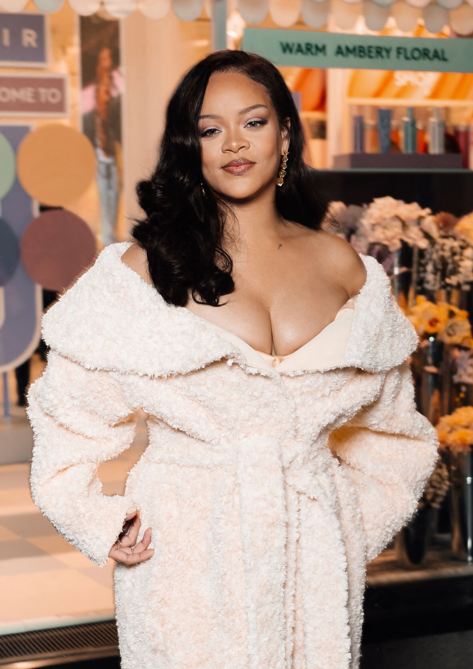 Rihanna a născut în secret. Prima imagine cu fetița și ce nume inedit i-a ales