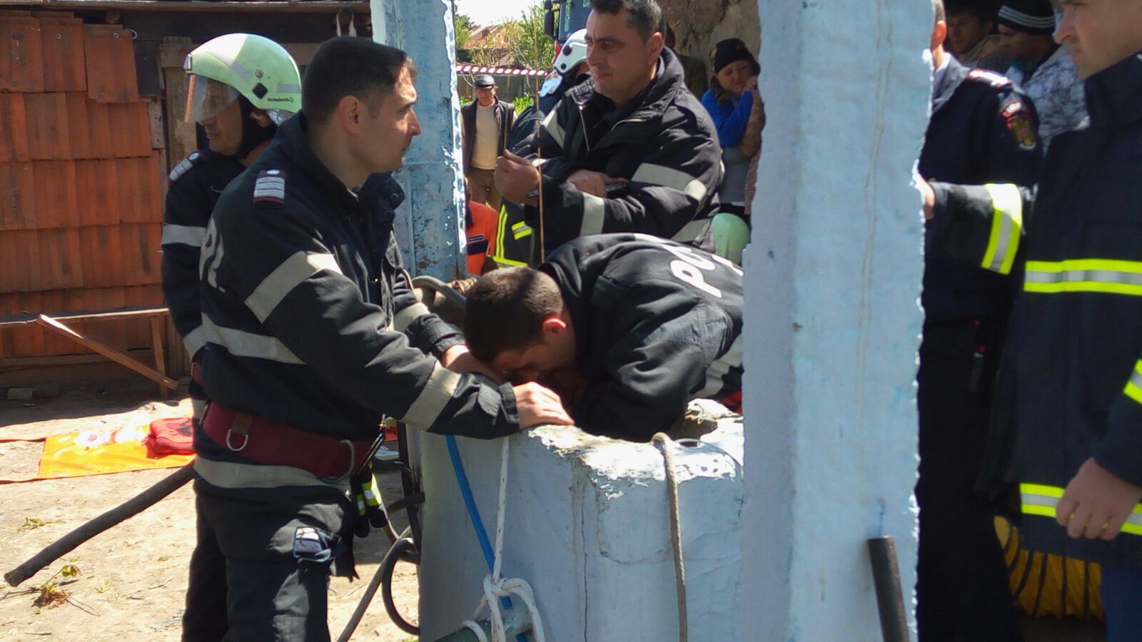 Starea băiețelulului salvat din puț se îmbunătățește. Dănuț a fost detubat și respiră spontan
