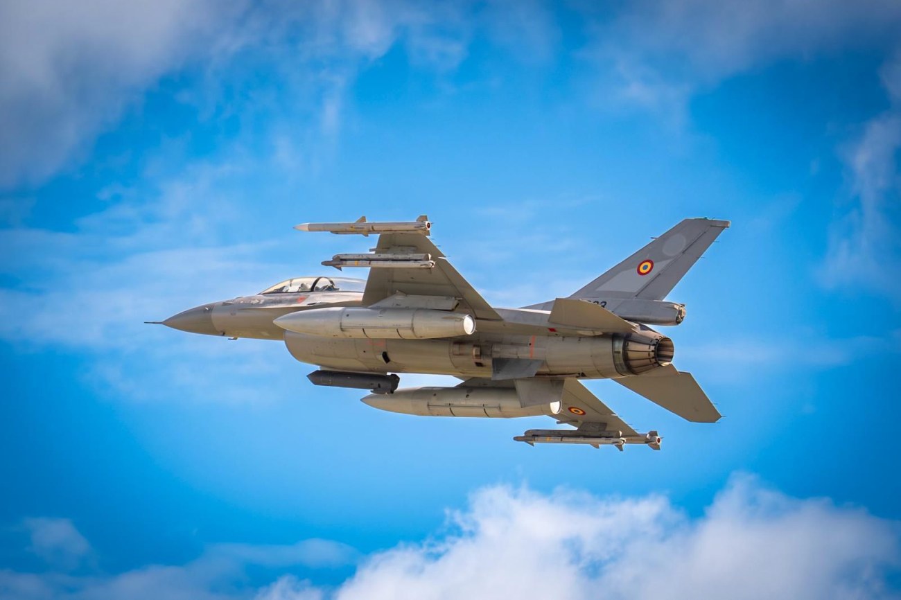Pilotul român de F-16 care a doborât o dronă în Estonia, decorat de Radu Miruță și conducerea MApN: „În spatele acelui moment au stat ani de pregătire”
