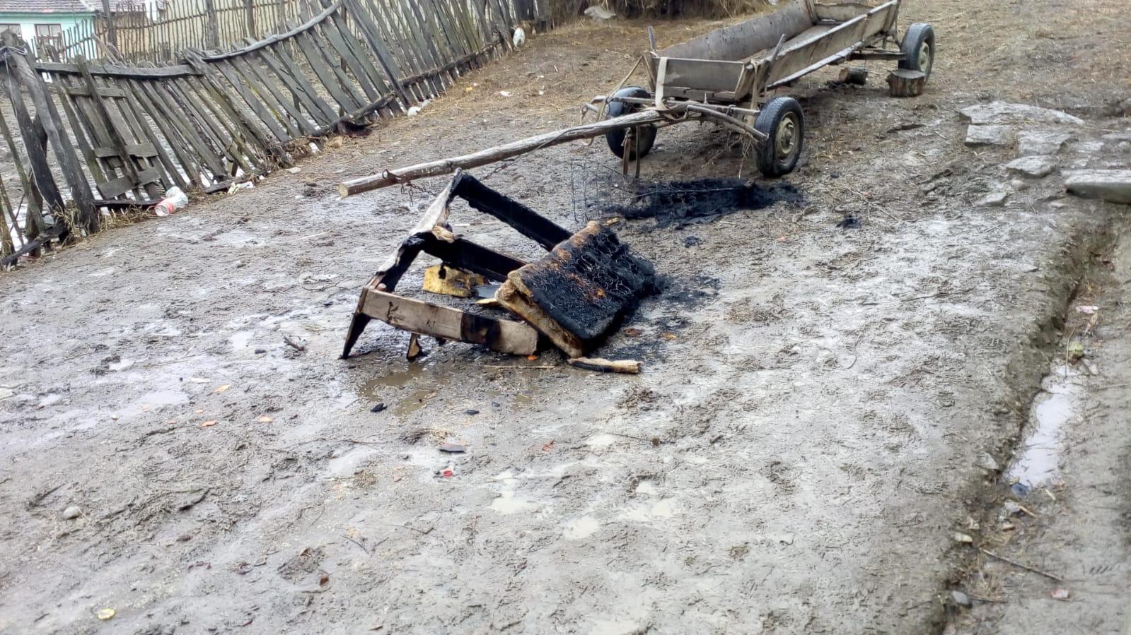 Trei copii au murit într-un incendiu în județul Mureș. Un bebeluș de nici un an, printre victime / FOTO