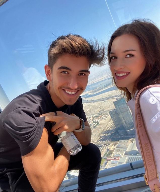 Sebastian Dobrincu s-a împăcat cu Ioana Ignat, după despărțirea de Otniela Sandu. Gestul lui față de cântăreață arată că formează din nou un cuplu