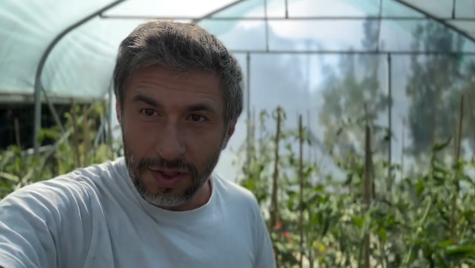 Ce a răspuns Dragoș Bucur când a fost întrebat despre motivul plecării de la „Românii au talent”. Cu ce se ocupă acum
