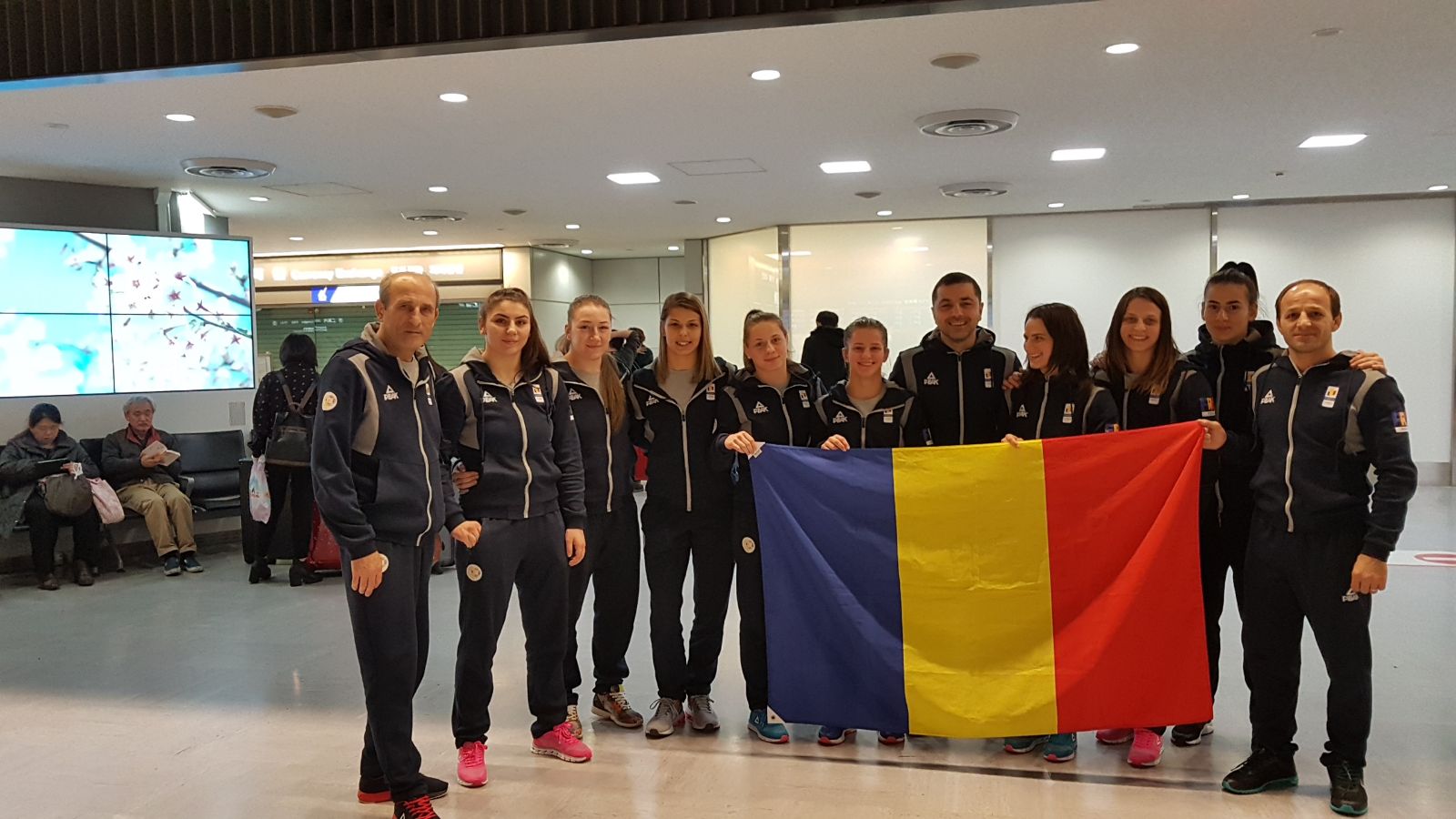 Luptătoarele din România s-au costumat în samurai la Cupa Mondială din Japonia | GALERIE FOTO