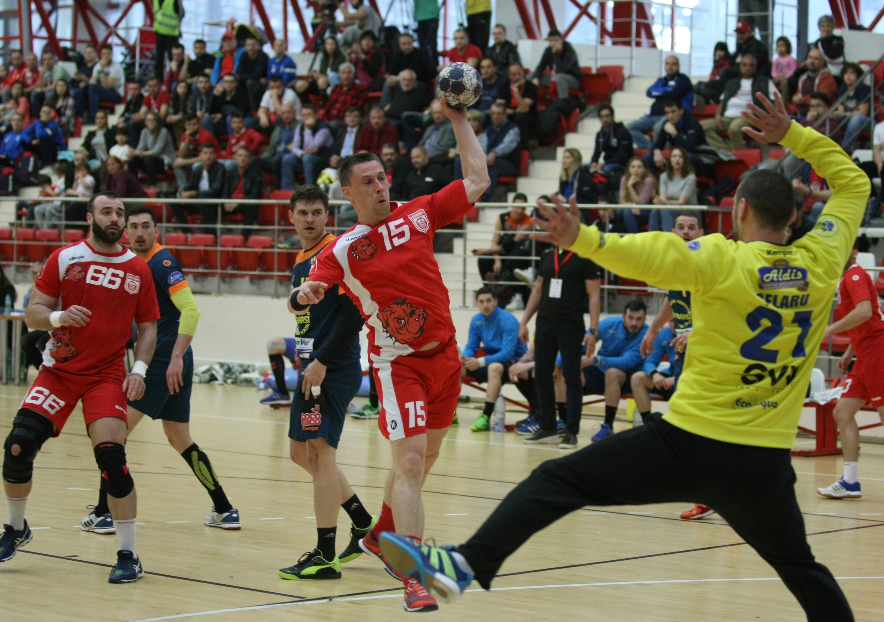 Dinamo a învins Dunărea Călărași, în play-off- ul Ligii Naționale de handbal. Odorheiul a trecut de Dobrogea / GALERIE FOTO