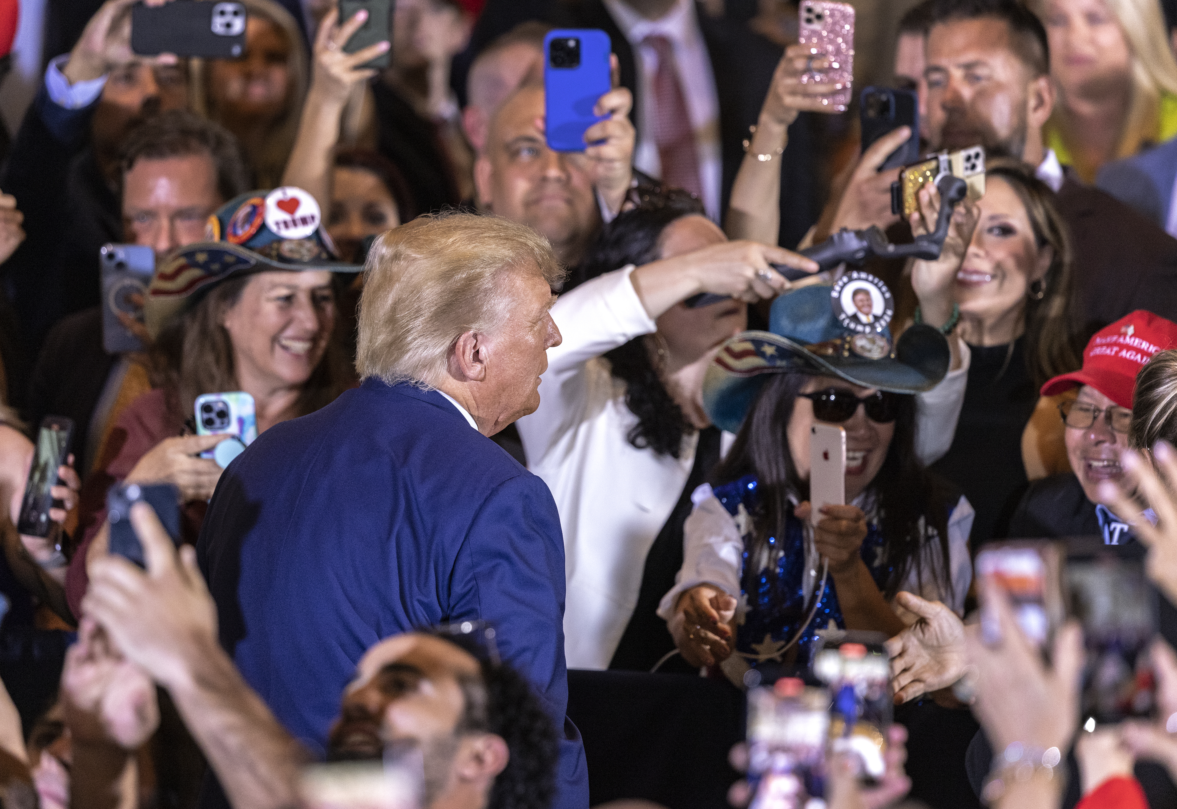 Trump numește ancheta împotriva sa „o intervenție electorală masivă”. Discurs în fața susținătorilor plin cu acuzații la adresa justiției