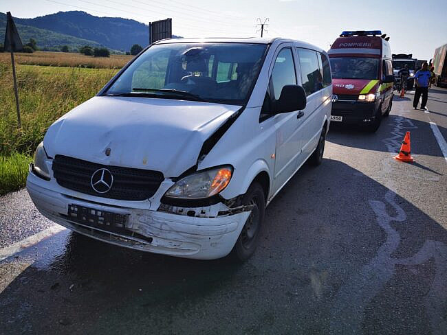 VIDEO | Accident cu două microbuze și un autoturism la Gura Humorului. A fost activat Planul Roșu de Intervenție