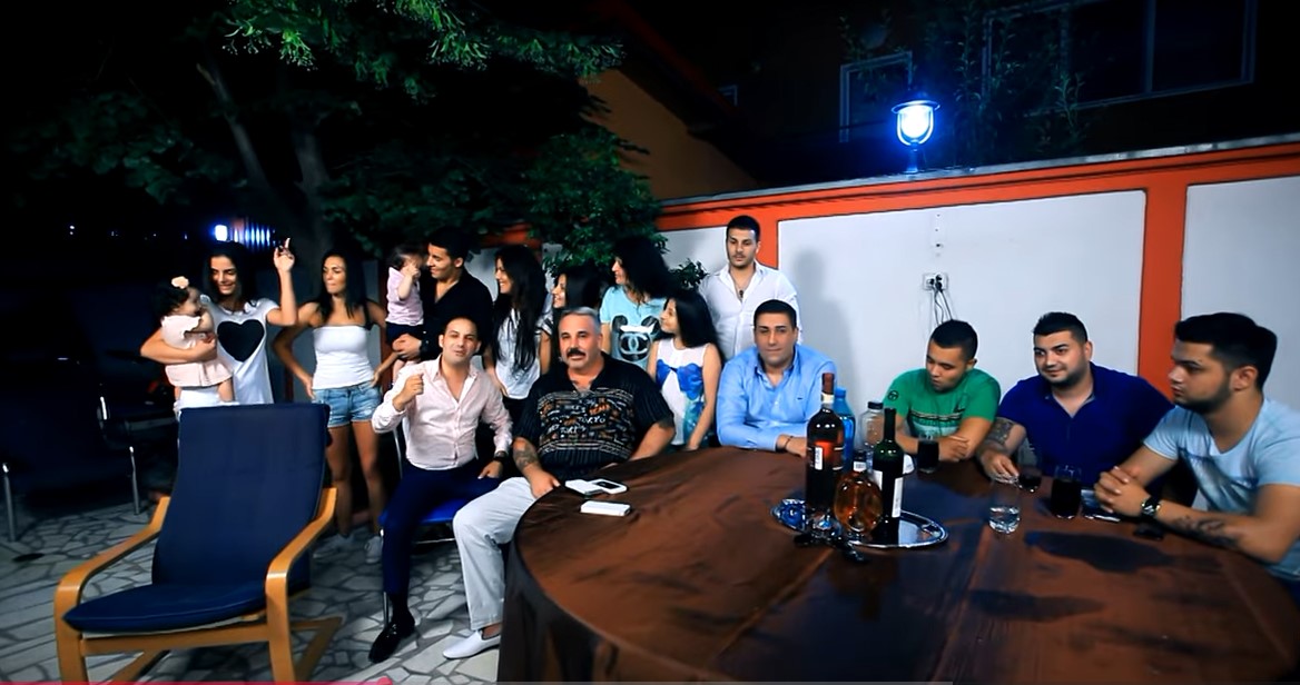 Acasă la Sile Cămătaru. Imagini rare cu vila din Ferentari care arată ca un palat
