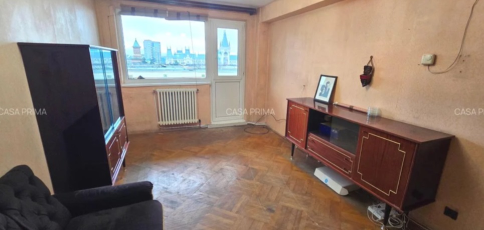 Orașul unde apartamentele vechi sunt mai scumpe decât cele noi. Cât plătești să vezi Palatul Culturii din toate camerele?