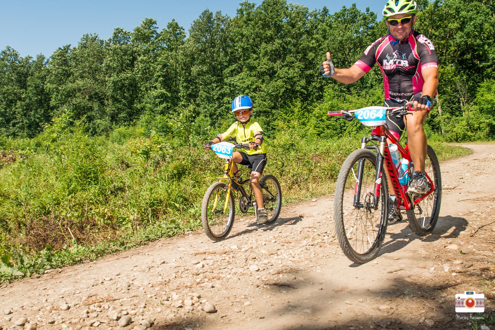 Peste 1.500 de oameni s-au bucurat de aventura verde ”La Broaște”. Riders Club a organizat, duminică, 37 de curse de ciclism dedicate amatorilor, în pădurea Căldărușani / GALERIE FOTO