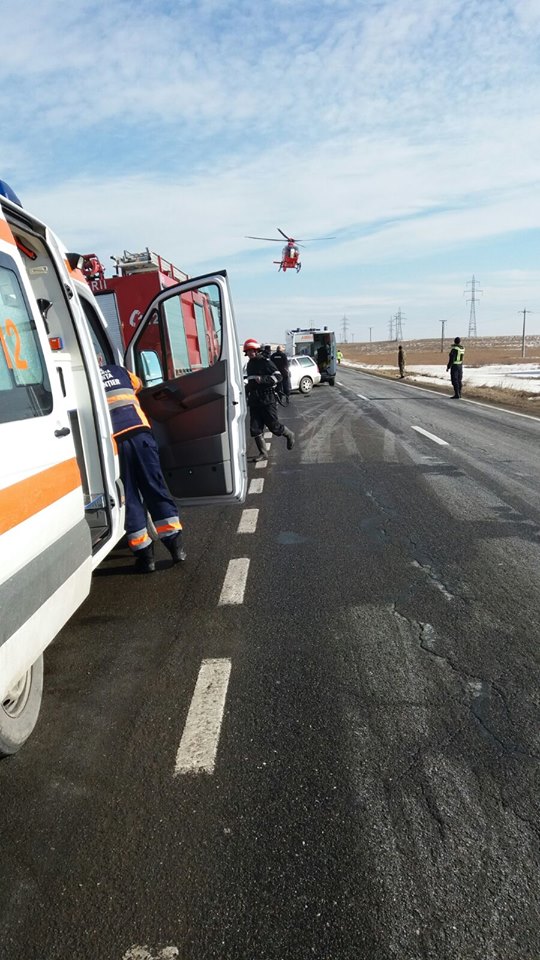 UPDATE: Accident în județul Constanța. Două mașini s-au ciocnit violent | FOTO și VIDEO