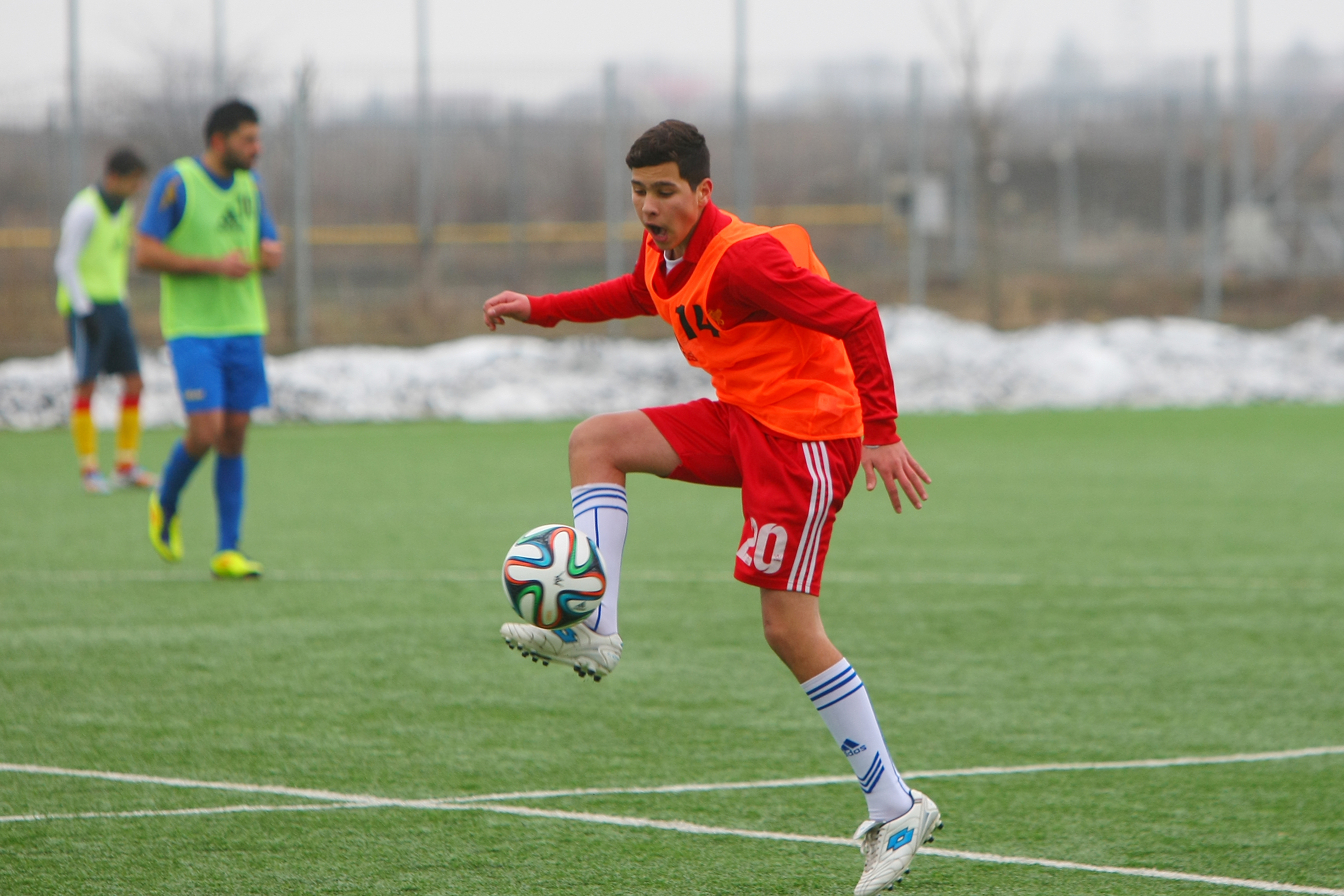 Doi puști palestineni au fugit din Gaza ca să joace fotbal în România