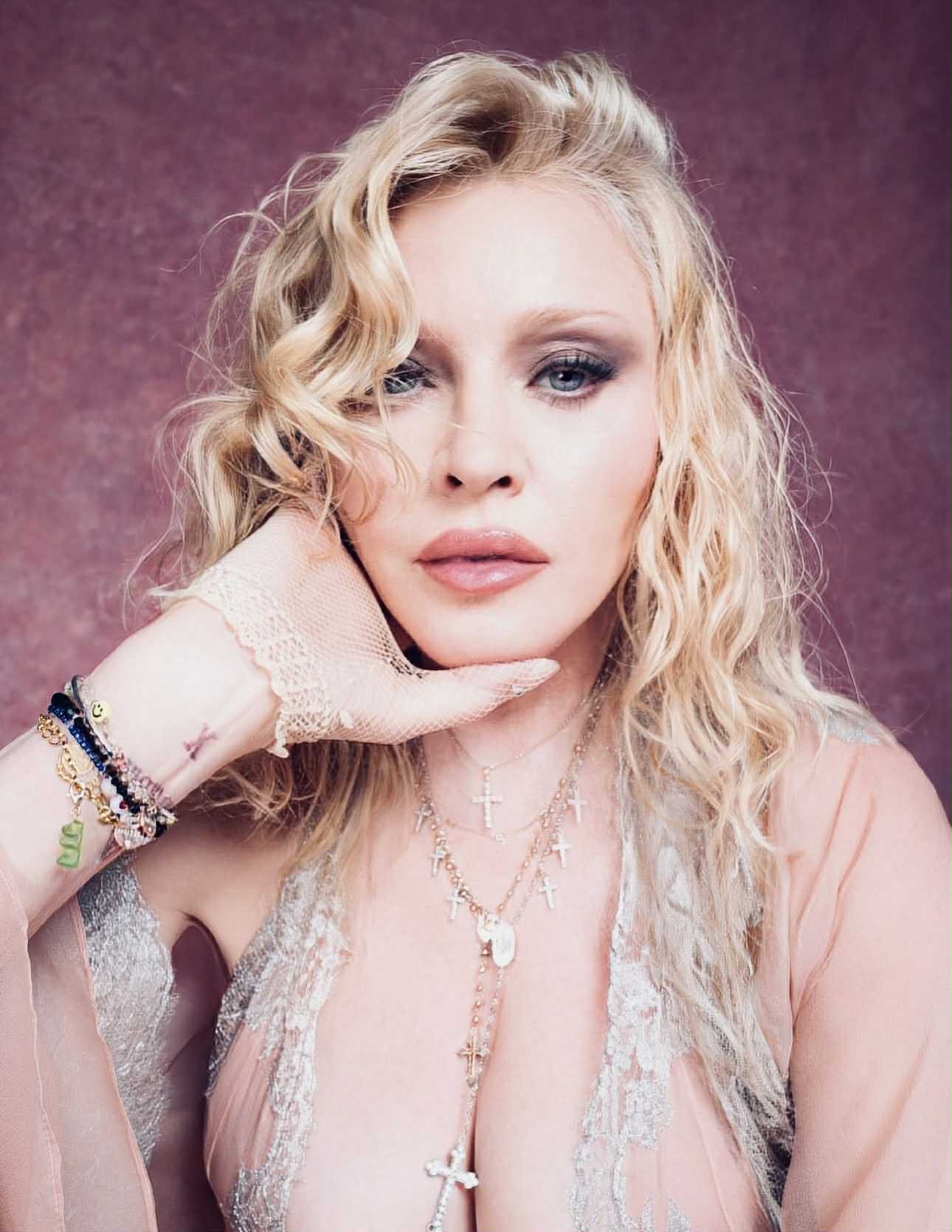 Imagini cu Madonna în lenjerie intimă la 67 de ani. Motivul pentru care artista a realizat o ședință foto provocatoare