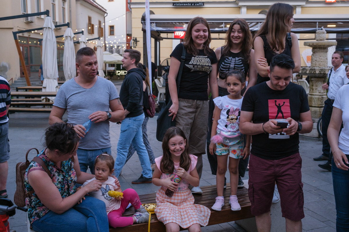 FOTOREPORTAJ de la Festivalul de Teatru de la Sibiu. Cum se transformă străzile unui oraș în scenă
