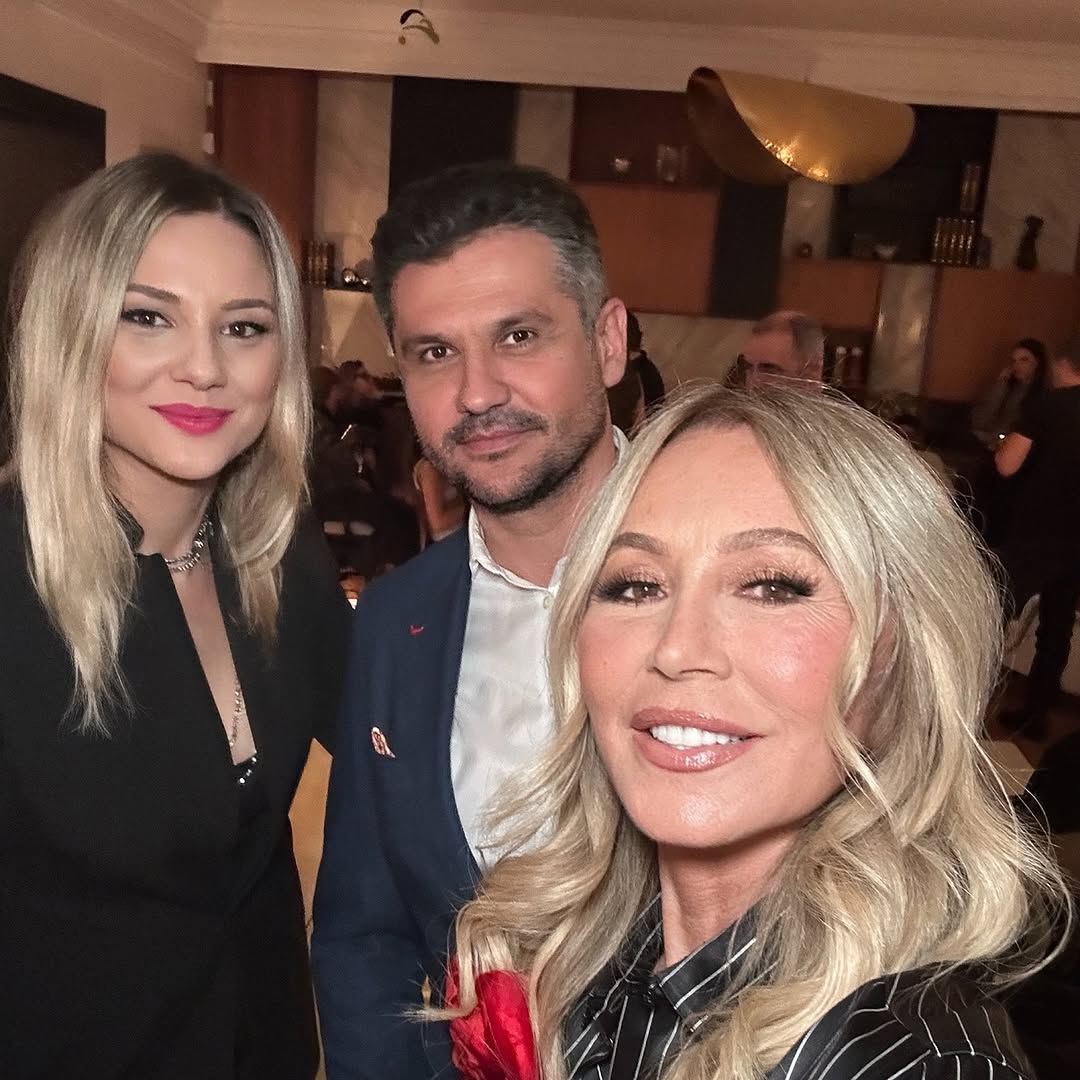 Imagini de la petrecerea organizată de Anastasia Soare de ziua sa de naștere. A împlinit 67 de ani