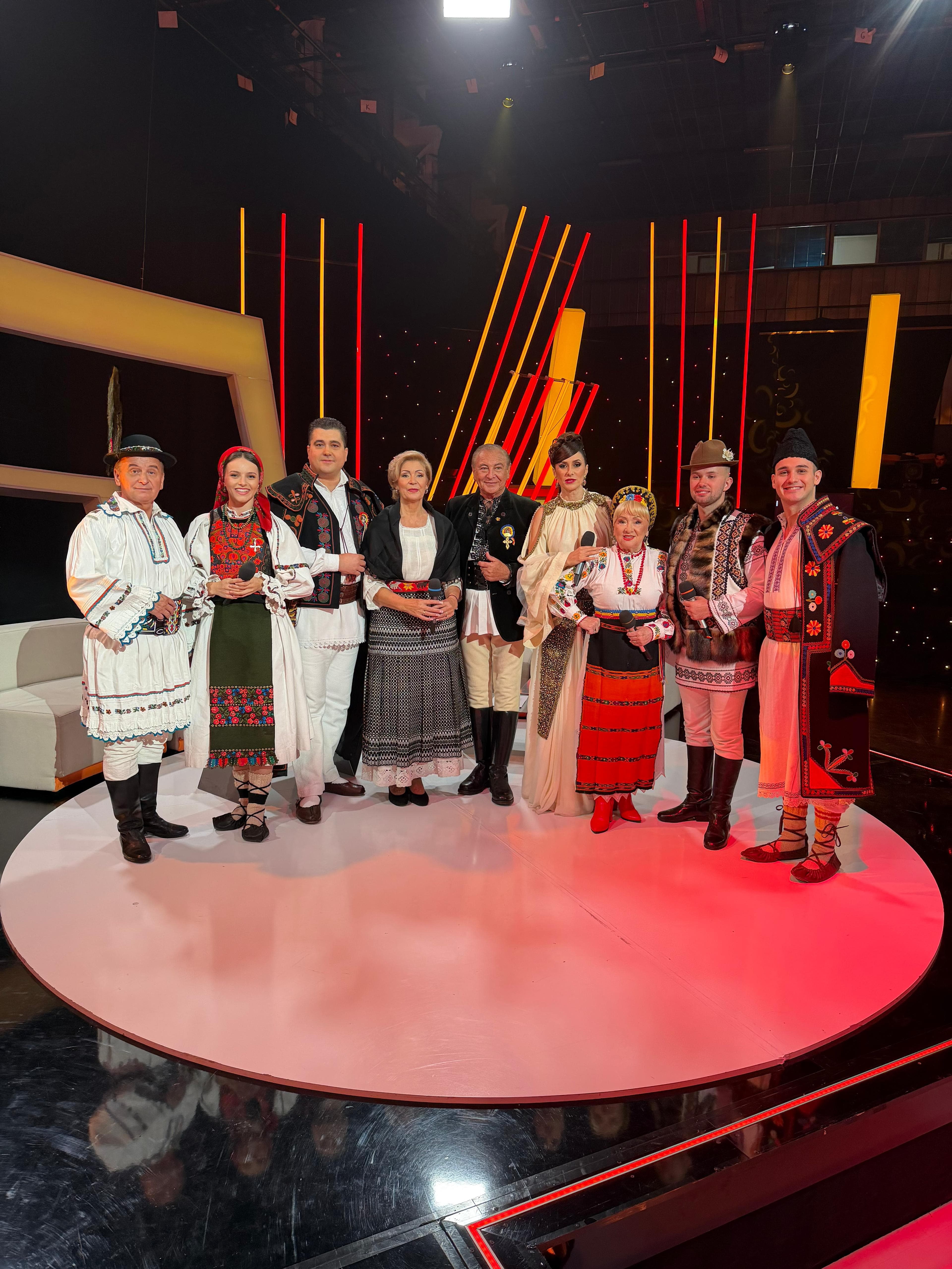 Iuliana Tudor revine la TVR 1. Ce schimbări apar în al doilea sezon al emisiunii „Petrecere… cu cântec”: „Noua mea colegă de platou”