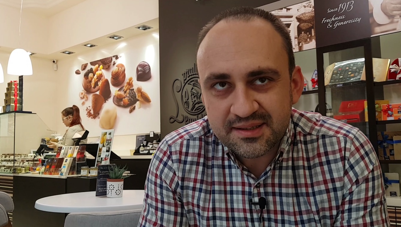 VIDEO / Cum alegem ciocolata. Care sunt criteriile pentru o ciocolată de calitate și care nu îngrașă