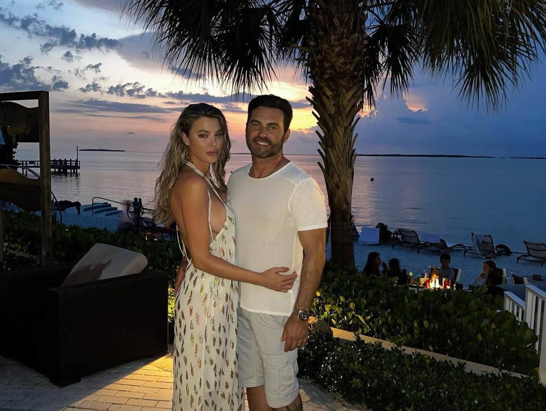 Cum arată Alina Vidican la 9 ani de la divorțul de Cristi Borcea. Anunțul făcut de Claude Senhoreti, actualul soț: „Dumnezeu ne-a binecuvântat”