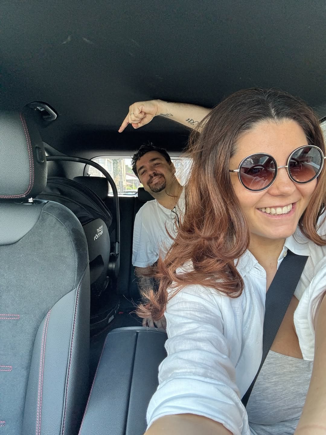Vedeta PRO TV și-a botezat copilul în mare secret, la două luni și jumătate. Nașul micuțului a fost Cosmin Moți, fost fotbalist la Dinamo