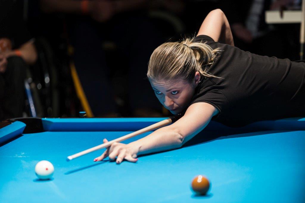 Meci istoric la competiția națională de biliard în scaun rulant: Henrik Larsson, de șase ori campion mondial, vs campioana noastră, Sonia Simionov / FOTO