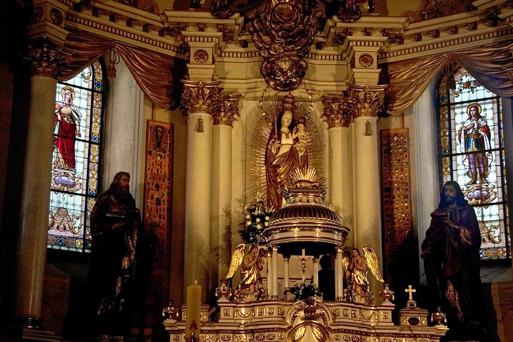 Véres verekedés a csíksomlyói búcsú előtt – a nők annyira megijedtek, hogy nekiálltak a Mária-szobor előtt imádkozni