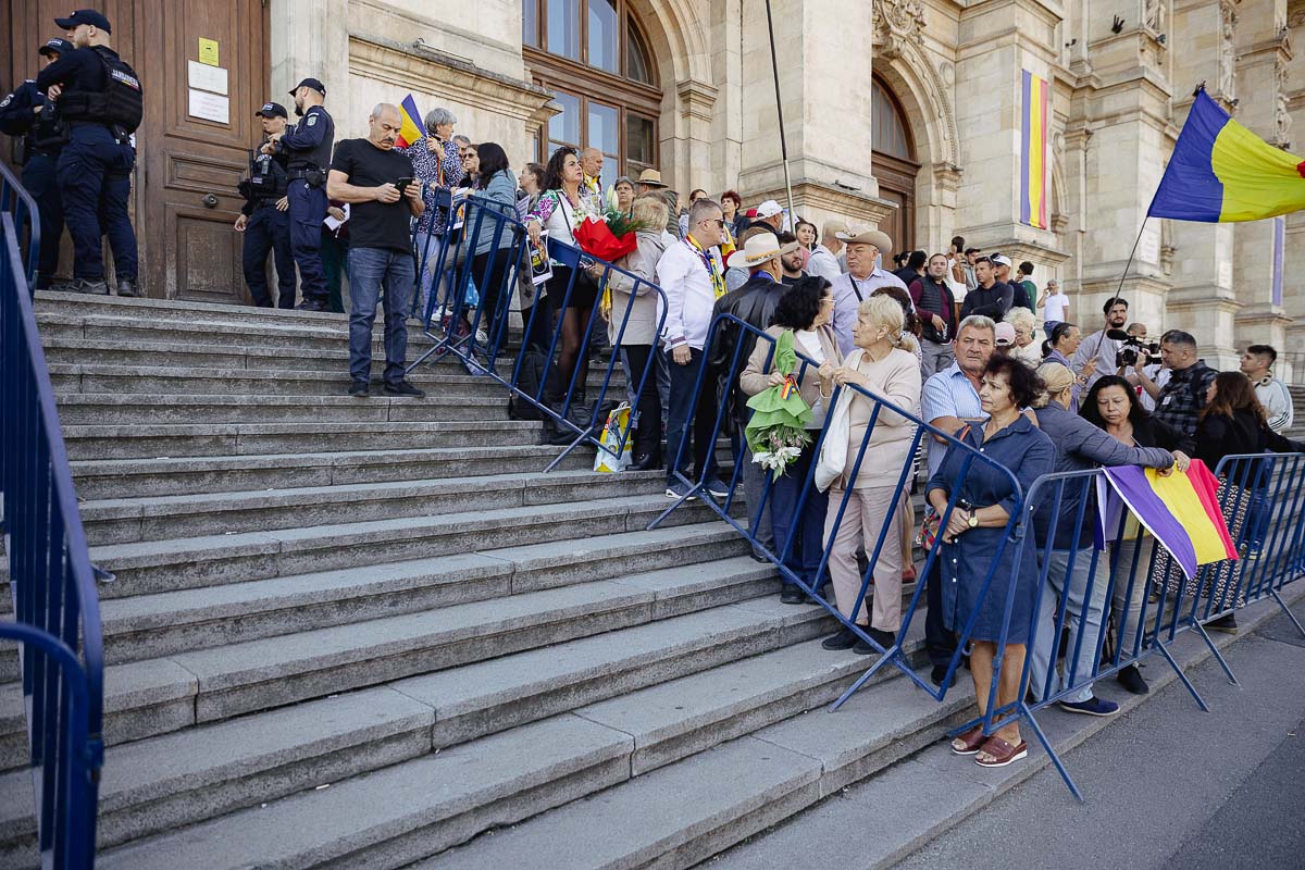 Călin Georgescu în sala de judecată. Ce a făcut în timpul procesului în care e acuzat de complicitate la tentativă de lovitură de stat