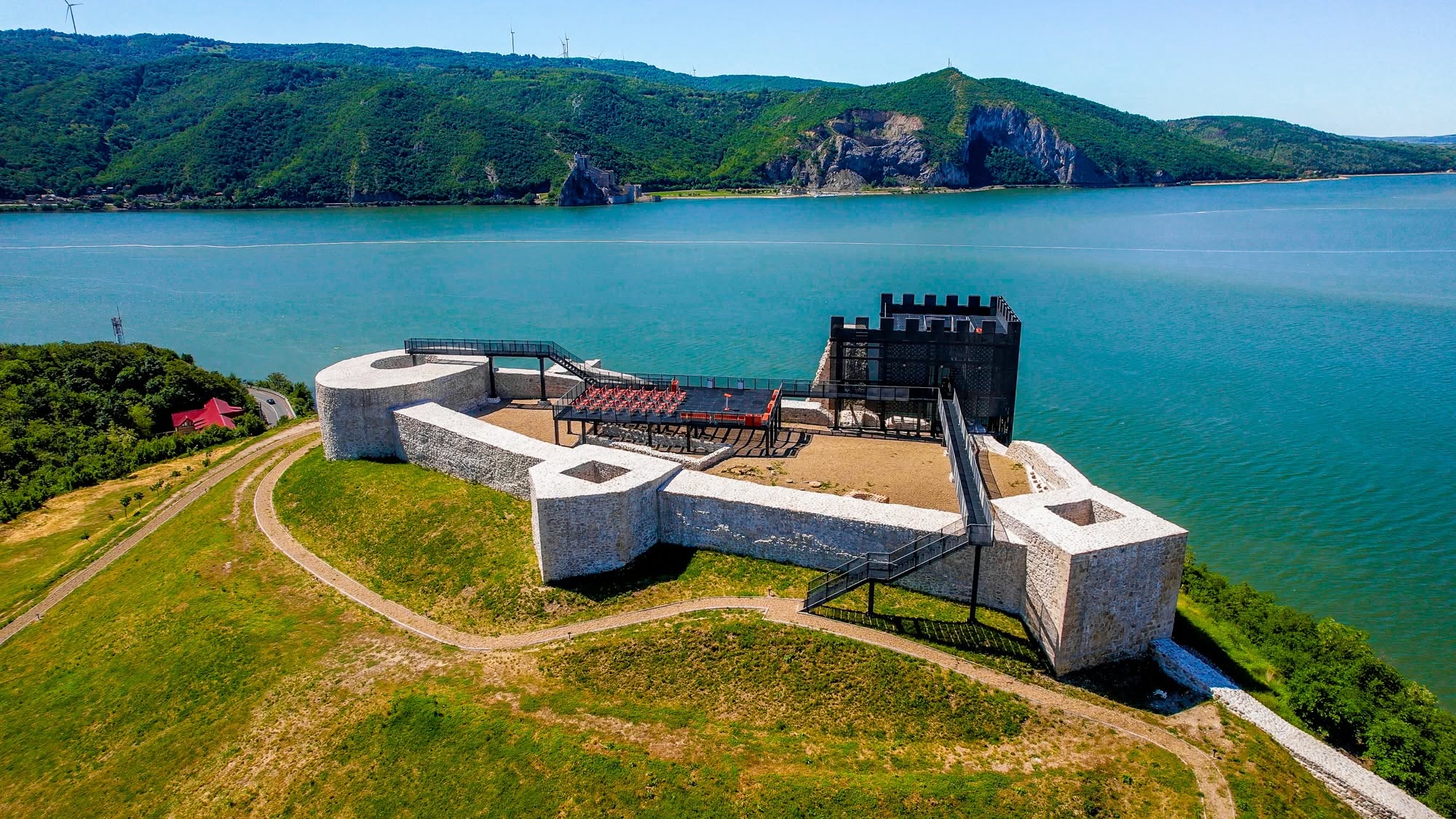 Cetatea Ladislau din Caraș-Severin, restaurată cu 5 milioane de euro. Donjonul de la Coronini a fost ridicat în Evul Mediu