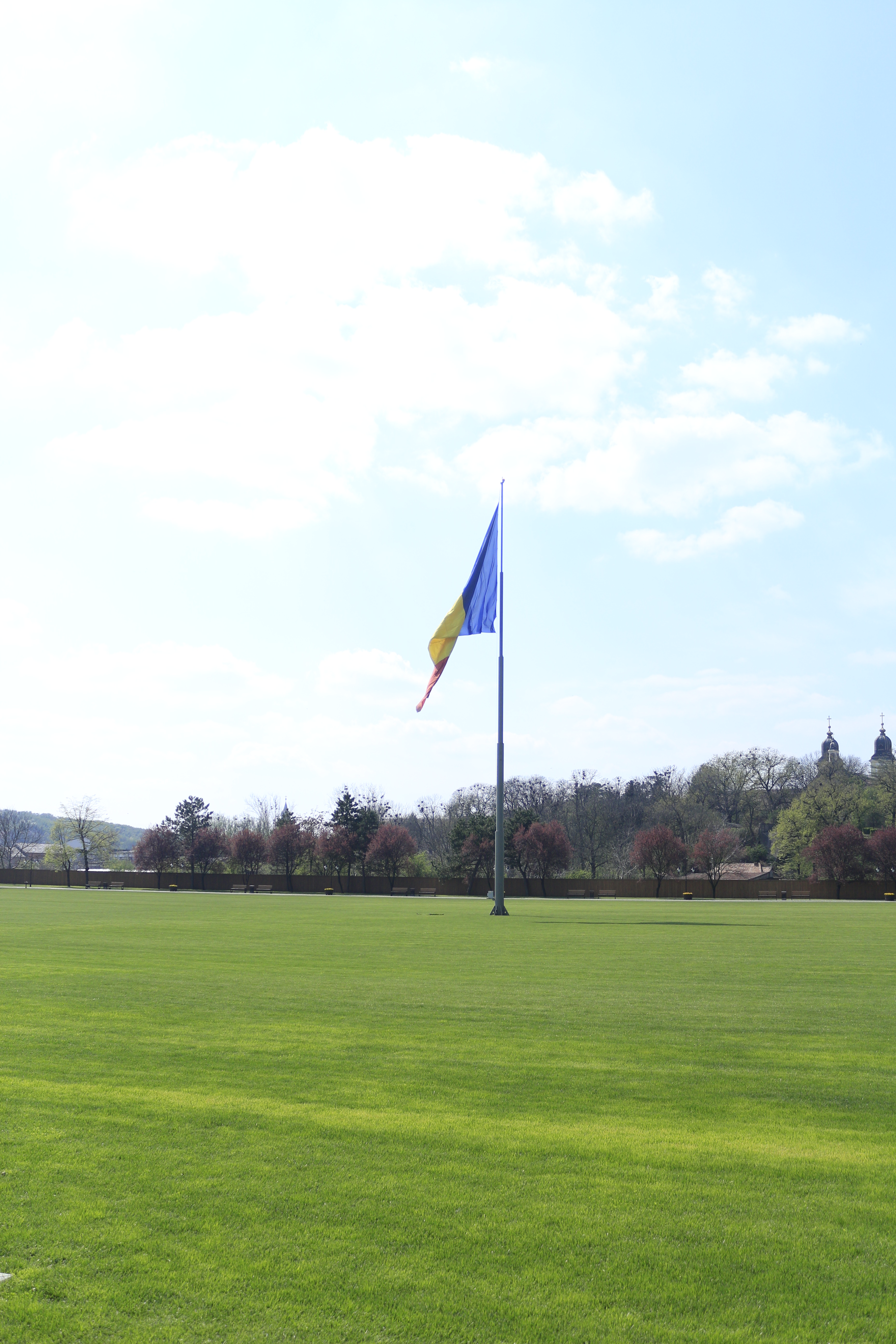 REPORTAJ | Blajul „înghite” 1,5 milioane de euro pentru vizita Papei. Mica Romă freamătă în așteptarea momentului istoric al sosirii Suveranului Pontif