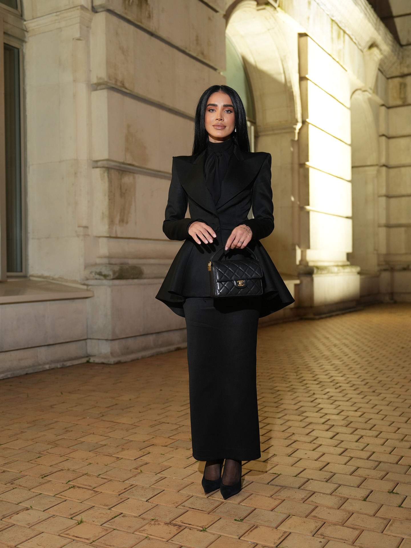 Cum au apărut Mădălina Ghenea și Adelina Pestrițu la Palatul Parlamentului, unde Anastasia Soare și-a lansat cartea: „O femeie care inspiră”