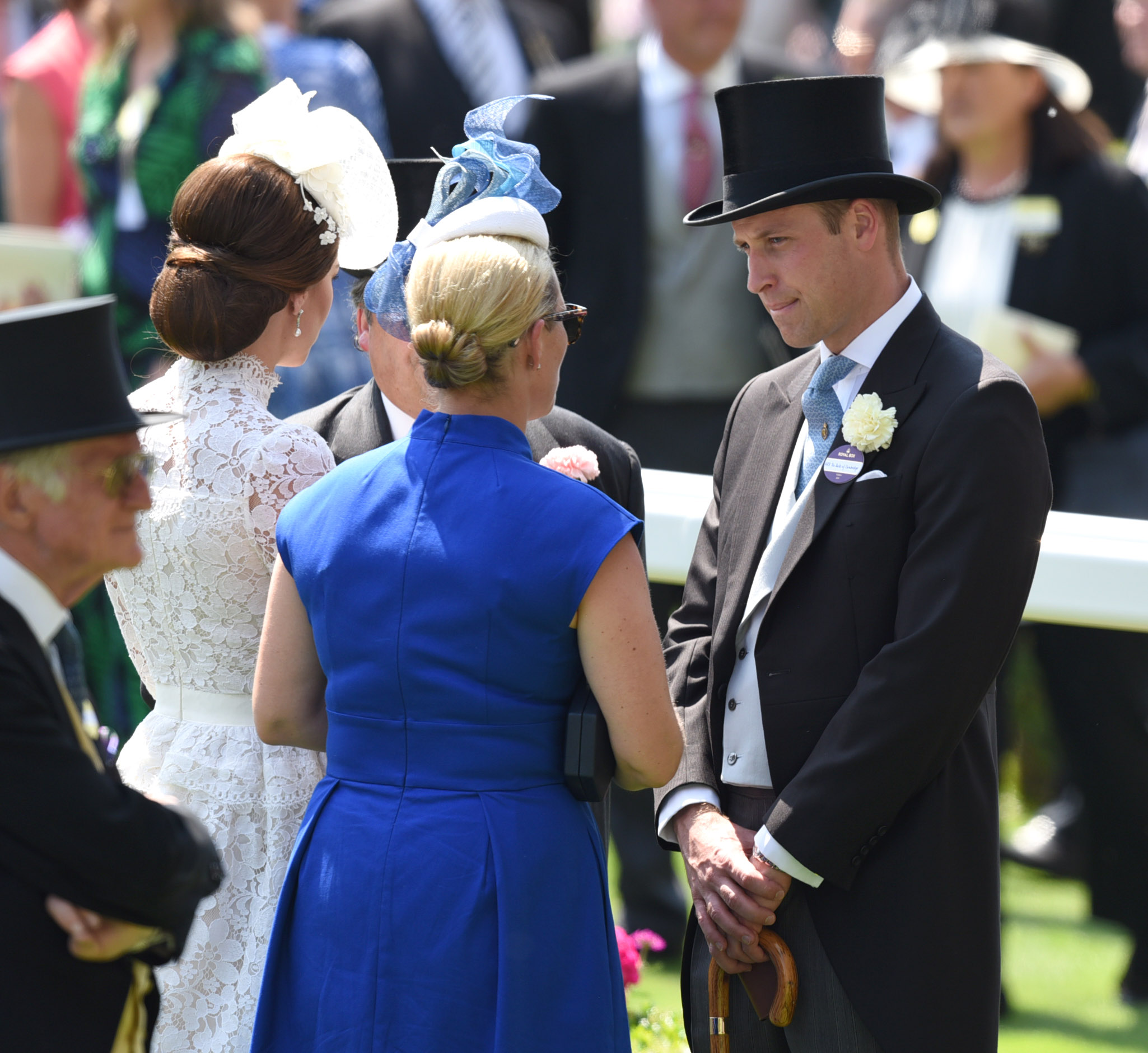 FOTO | Zara Tindall, nepoata reginei Elisabeta a II-a, a născut o fetiță