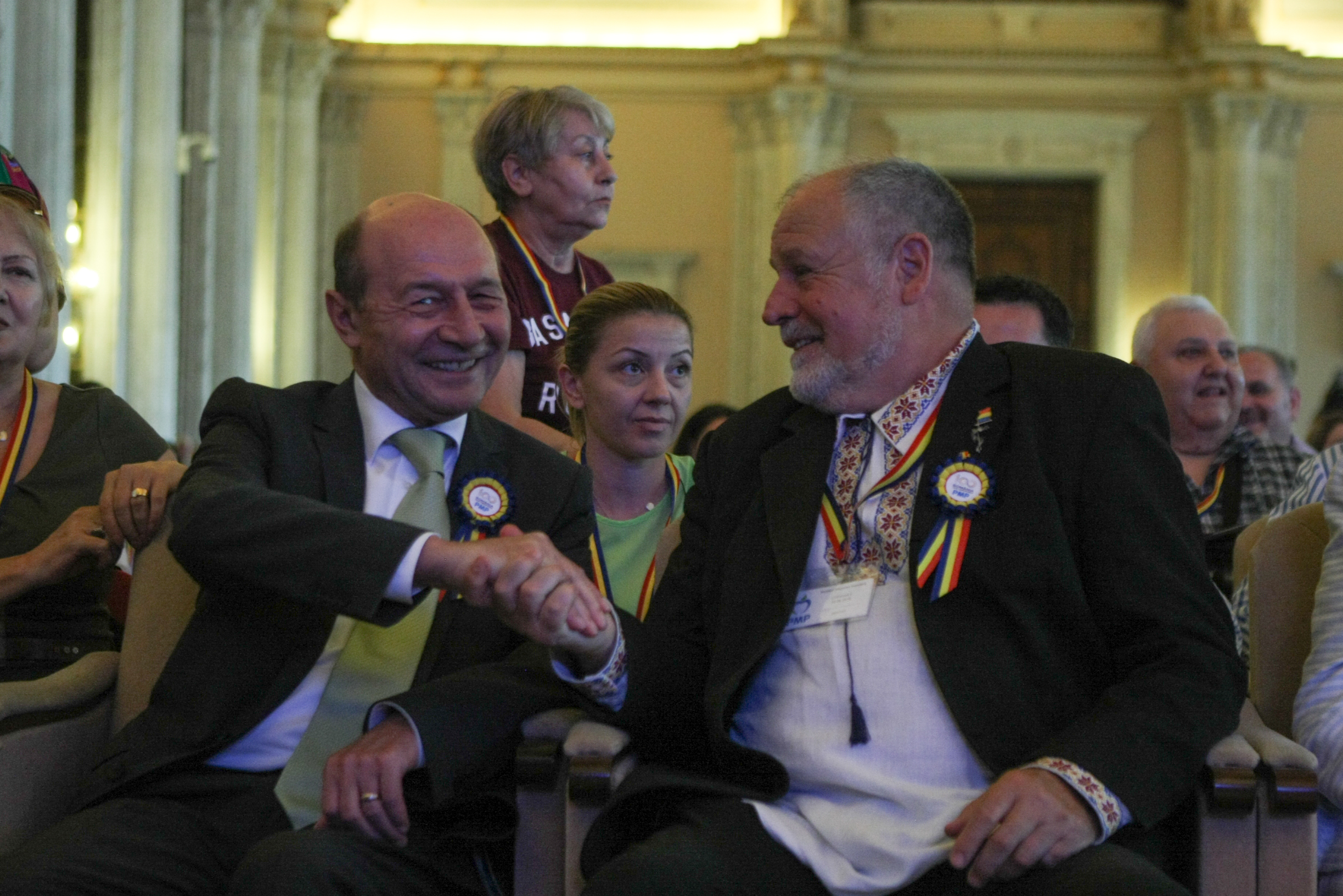 Schimb de replici dur între Turcescu și Băsescu, la Congresul PMP: ”M-aş fi aşteptat să rămâneţi la cârmă”/ ”Un căpitan are și el o licență care expiră” (VIDEO)
