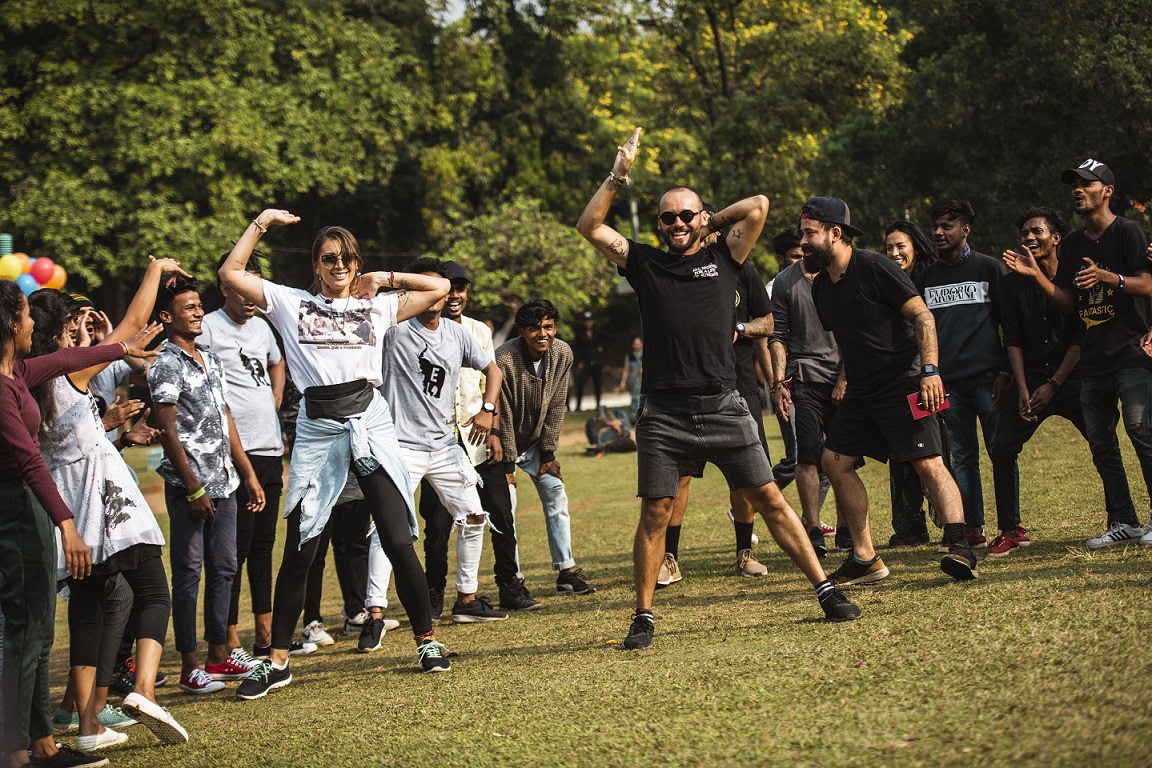 În etapa finală din Asia Express, concurenții ajung la Bollywood | FOTO