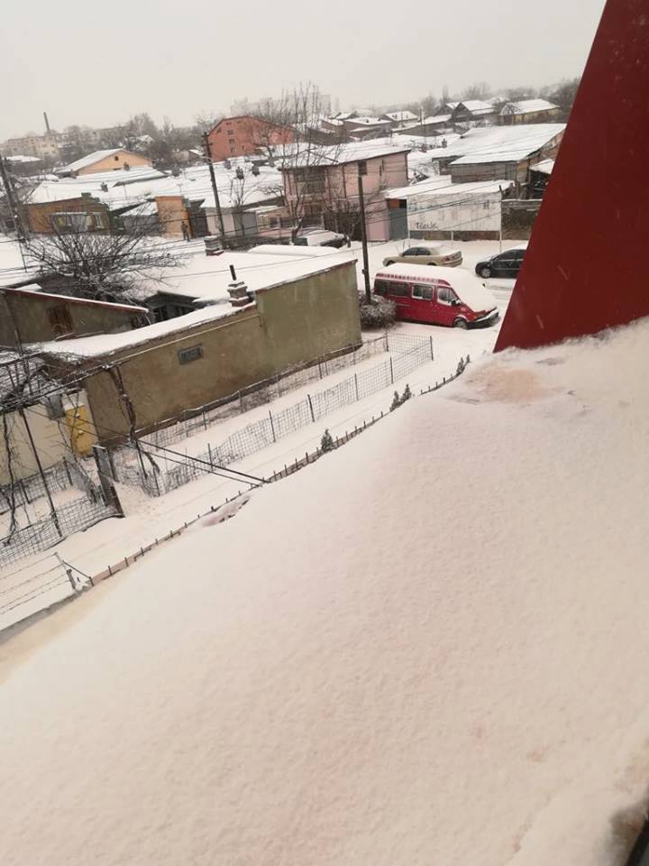 Cum s-a văzut în România ninsoarea portocalie GALERIE FOTO