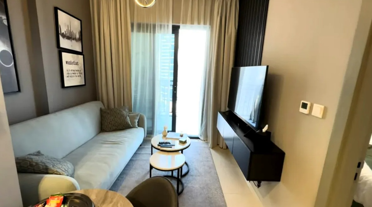 Imagini cu apartamentul din Dubai pe care și l-au cumpărat Armin Nicoară și Claudia Puican: „Aproape de Burj Khalifa. Au și piscină”