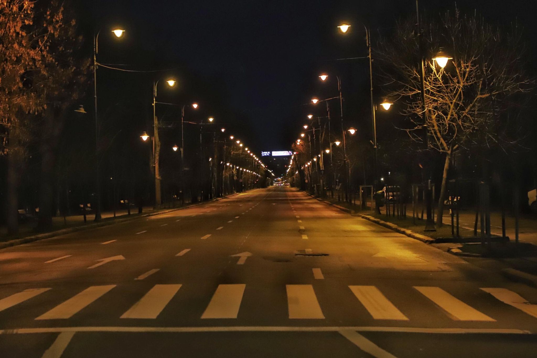 Zeci de filtre în București, în prima zi cu noile restricții. Circulația, restrânsă de la ora 20.00, în weekend