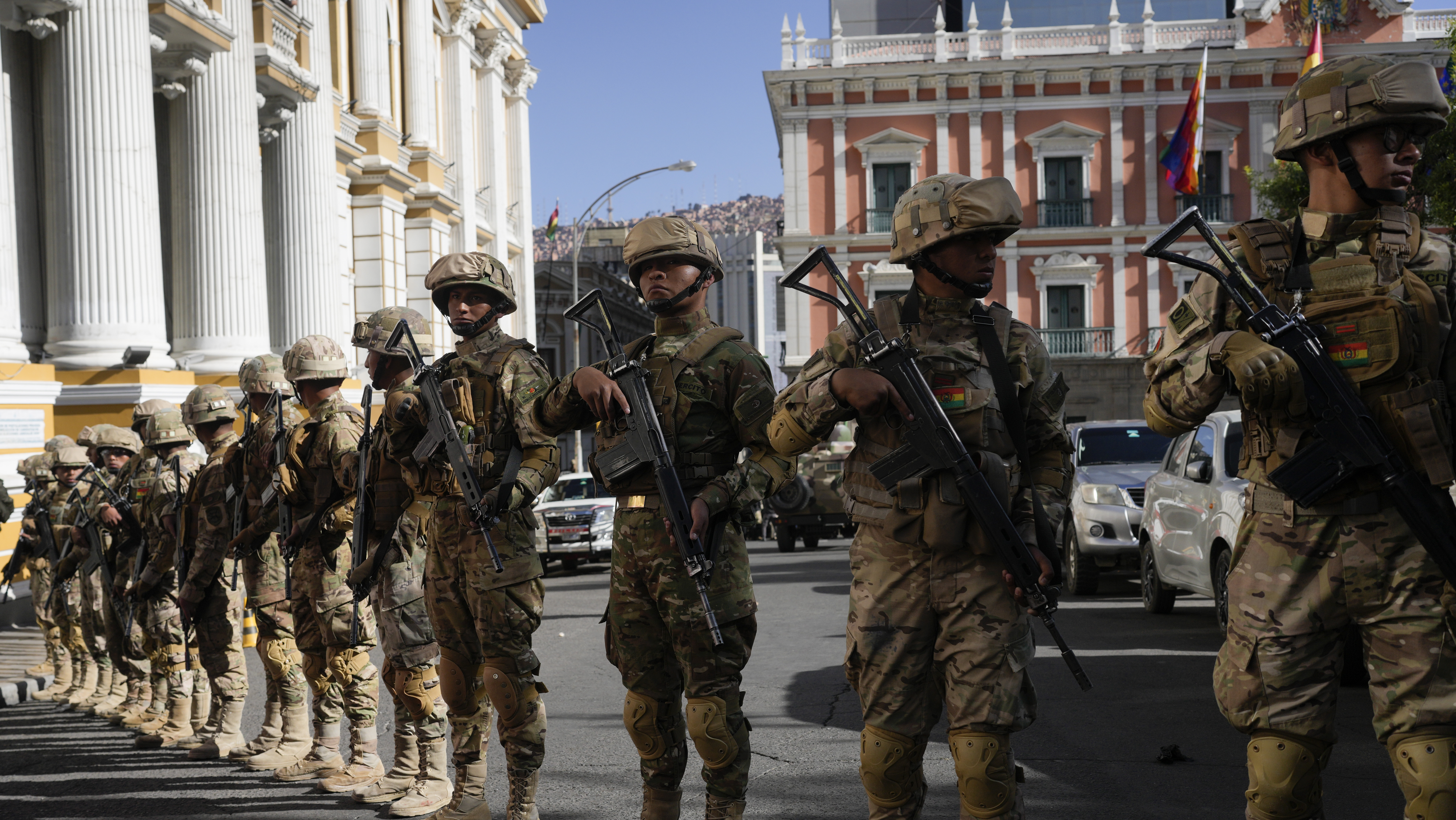 Temeri privind o lovitură de stat în Bolivia: trupe militare prezente pe străzi