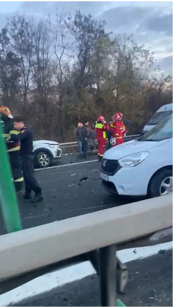 Accident cu 11 mașini pe autostrada A3, lângă Ploiești. Traficul continuă să fie blocat