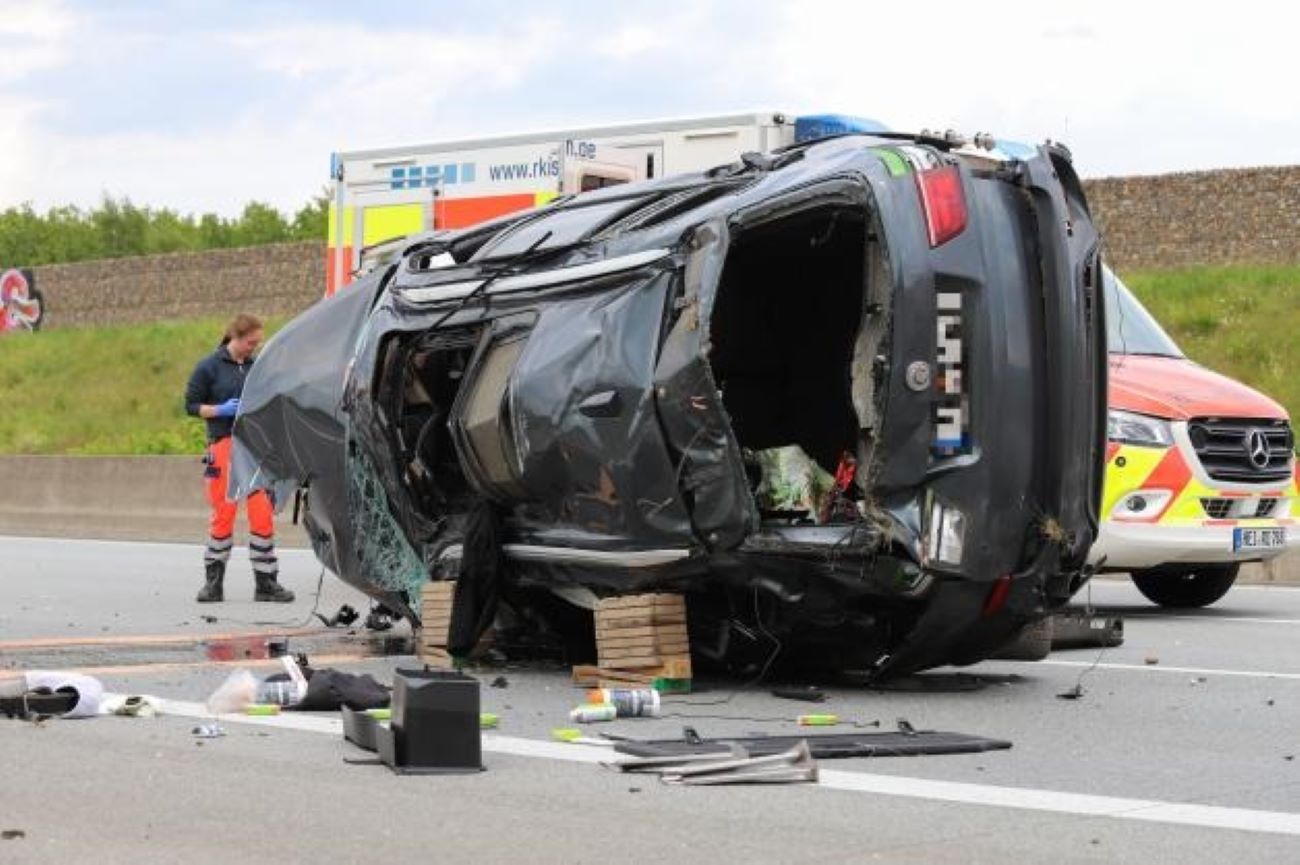 Cum arată un SUV BMW, după ce i-a explodat o roată la 240 km/h
