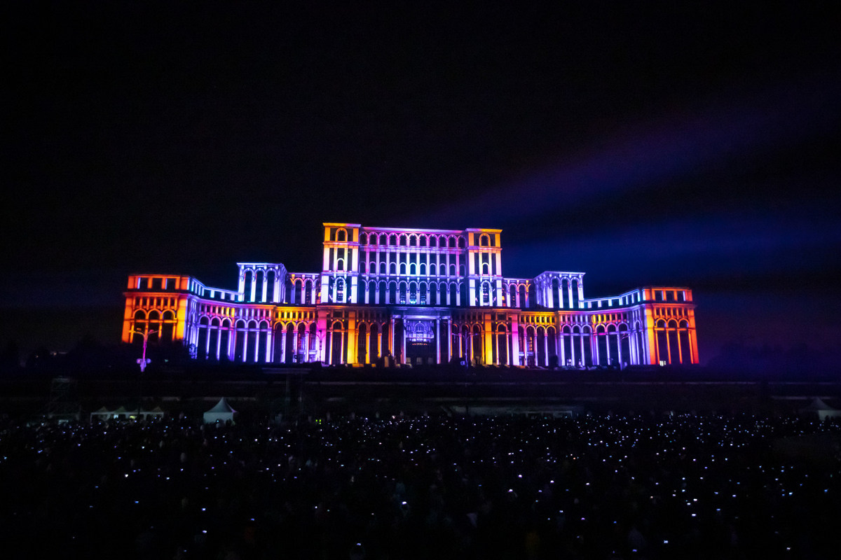 iMapp Bucharest 2021, evenimentul care luminează sâmbătă Palatul Parlamentului. Care e programul