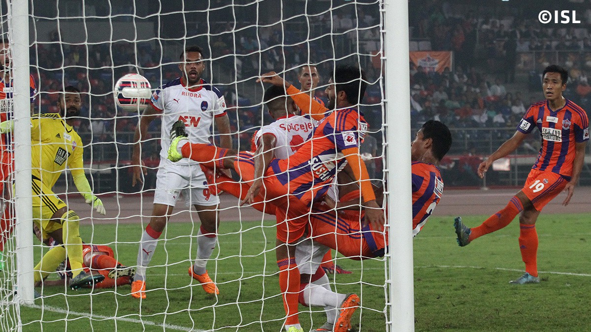 Adrian Mutu i-a mai trimis o ”felicitare din India” lui Anghel Iordănescu. ^Briliantul a marcat din nou pentru Pune City / GALERIE FOTO & VIDEO