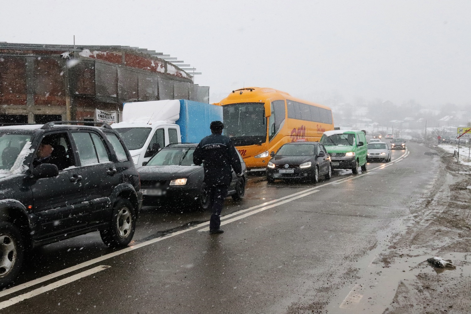 Toate drumurile din Botoșani și Iași, închise din cauza vremii nefavorabile. Măsura, în vigoare la ora 21.30