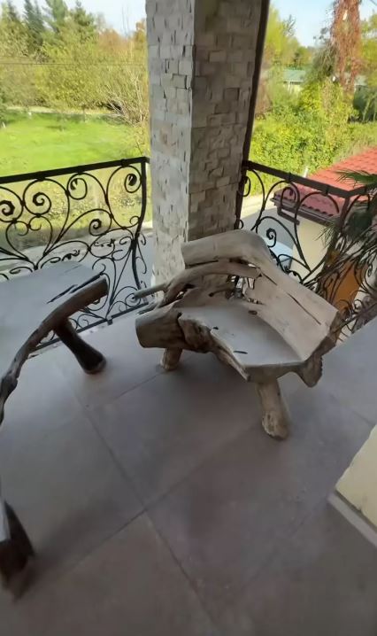 Imagini din vila cu 5 etaje a Anamariei Prodan. Vrea să își pună lift: „Arăbesc, turcesc, cum vreți voi, mie îmi place” VIDEO