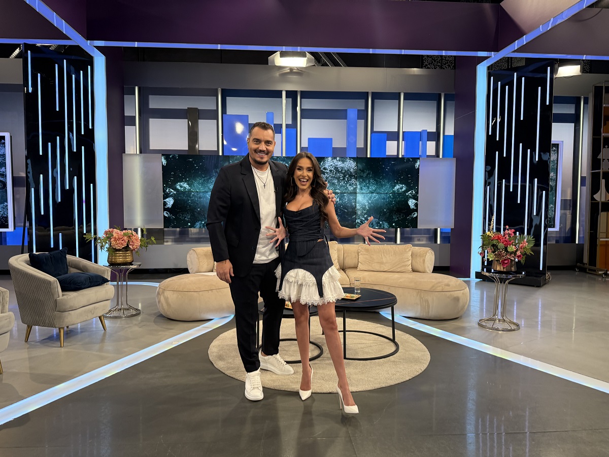 Bursucu, înlocuit în emisiunea „Xtra Night Show” de la Antena Stars. Cine va prezenta programul alături de Andreea Frățilă: „Am venit obosit”