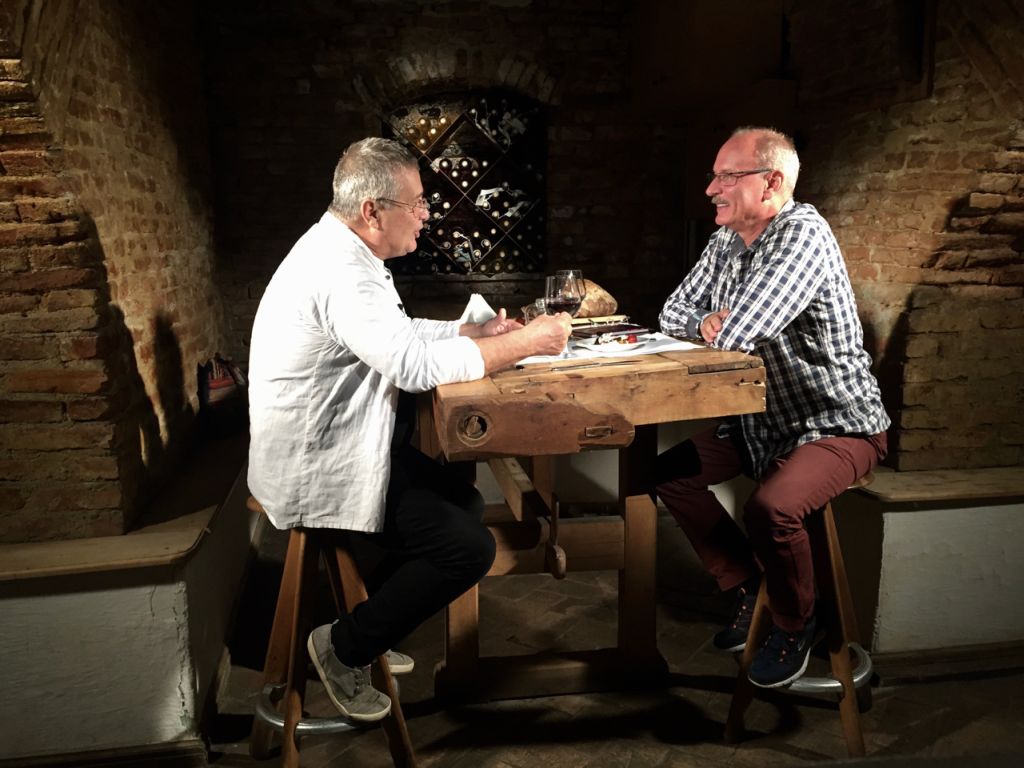 Toni Grecu, speriat cu dovleacul, la „Politică şi delicateţuri”