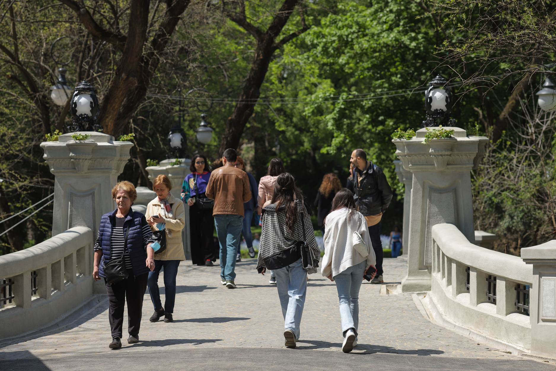 Parcurile administrate de Primăria Capitalei vor arăta mai bine vara aceasta, promite Nicușor Dan