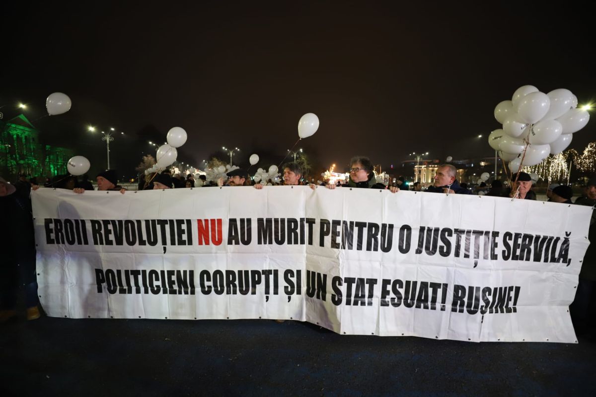 Marș memorial la București pentru eroii și victimele din 1989: „Morții nu mai au răbdare, avem datoria să fim vocea lor”