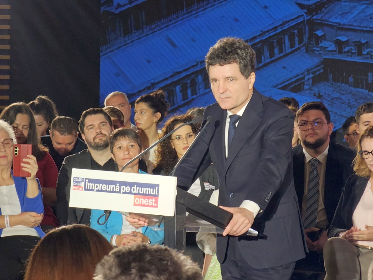 Cătălin Drulă și-a lansat candidatura la Primăria Capitalei alături de Nicușor Dan, primul președinte care merge la un astfel de eveniment