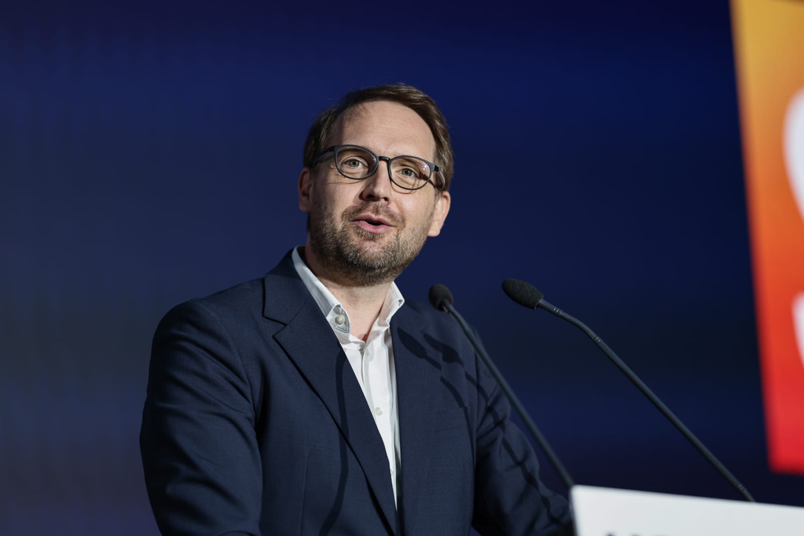 Dominic Fritz, atac dur la adresa partidului AUR: „Vrea o Românie condusă de hoţi cu tricolorul în mână”